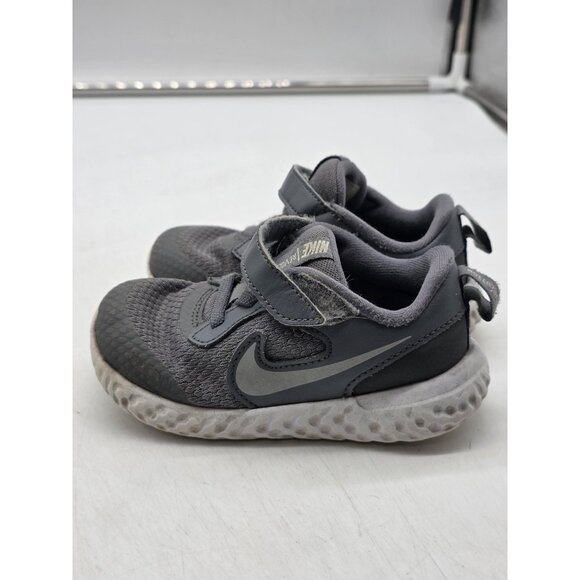 Nike Revolution 5 Shoes Toddler Size 8C Gray Hook & Loop Running BQ5673-004 - Picture 6 of 12